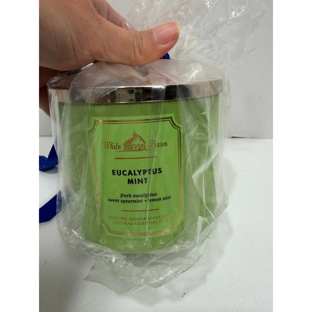 White Barn Eucalyptus Mint 3 Wick Scented Candle 14.5 oz Green Jar New Gift Wrap - Picture 2 of 5